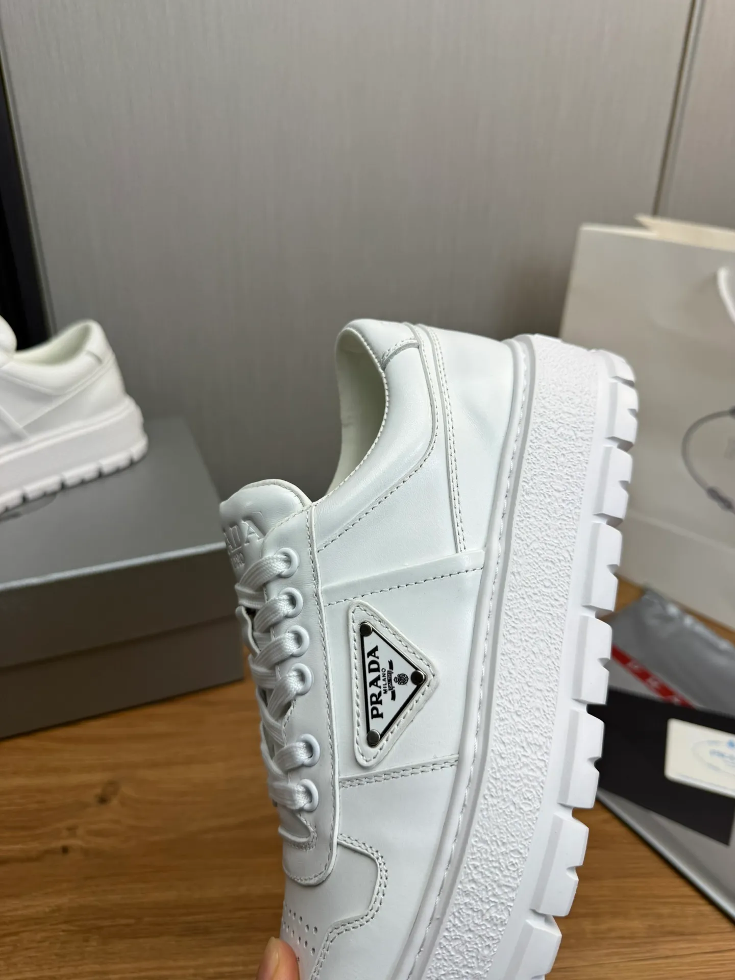 Men's shoes 💰620💰 [PRADA] Autumn and winter hot men's shoes are shipped 👏Official website synchronized ⬆️Original fly-woven cowhide fabric + cowhide lining, 1⃣️:1⃣️reproduction, original sole, 38-45 (45. Customized, non-refundable)